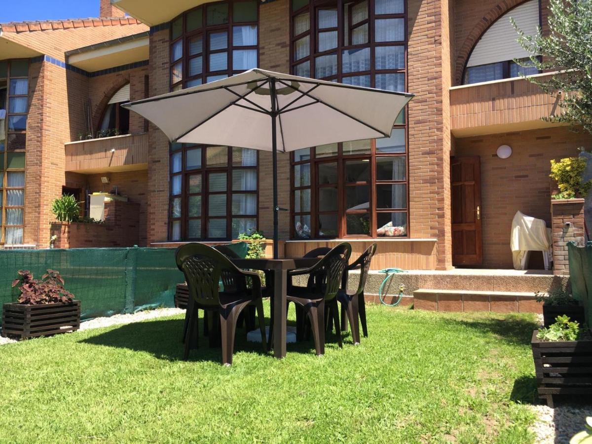 Chalet En Laredo Cerca De La Playa. Villa Eksteriør billede