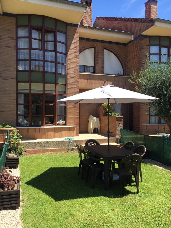 Chalet En Laredo Cerca De La Playa. Villa Eksteriør billede